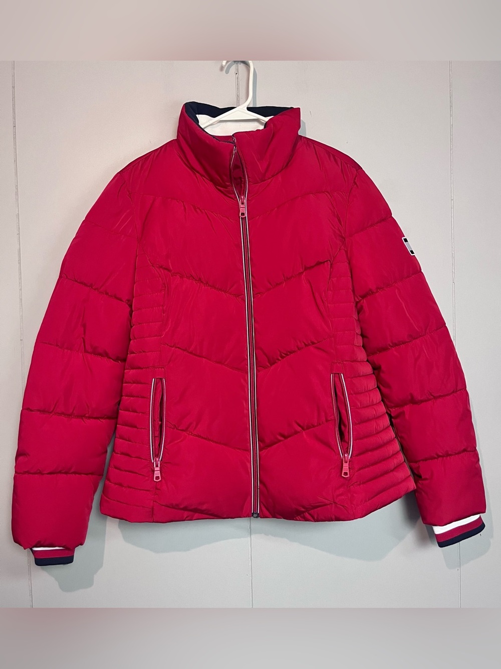 Tommy Hilfiger Red Puffer Jacket Colourblock Striped Cuffs Large